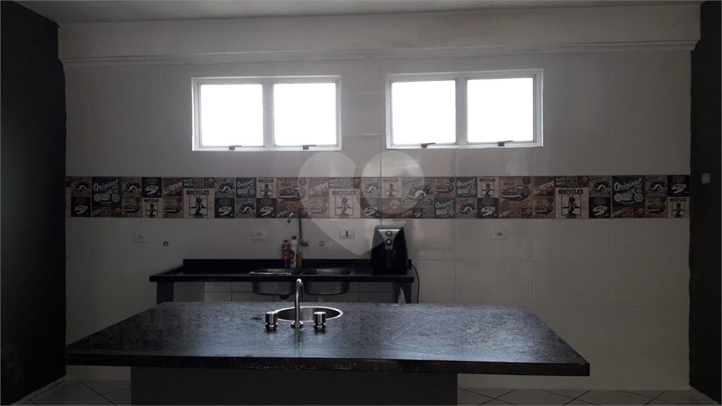 Prédio à venda com 2 suítes em Tremembé, São Paulo, SP