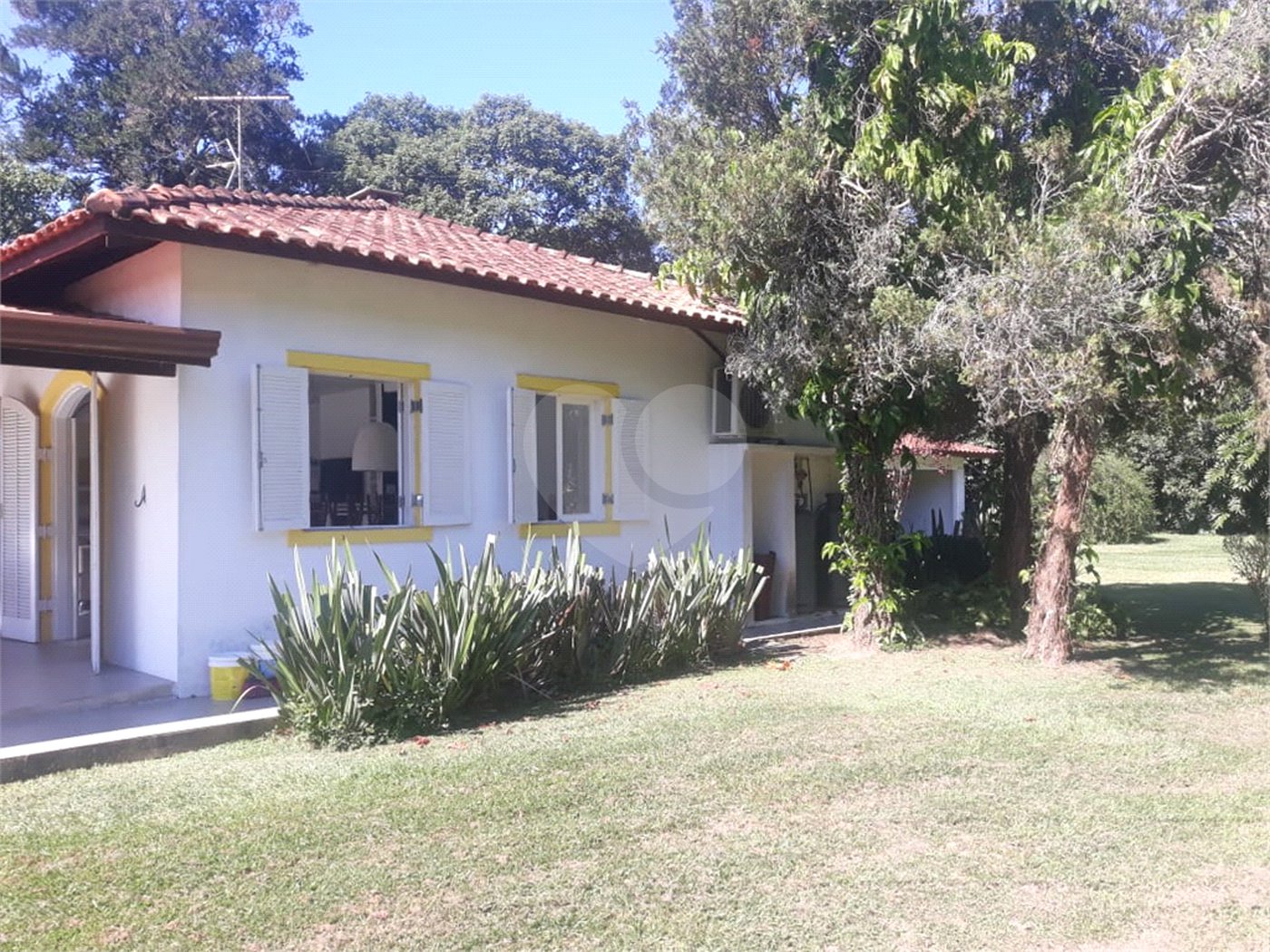Chácara à venda com 3 quartos, sendo 2 suítes,  em Vila Darcy Penteado (mailasqui), São Roque, SP