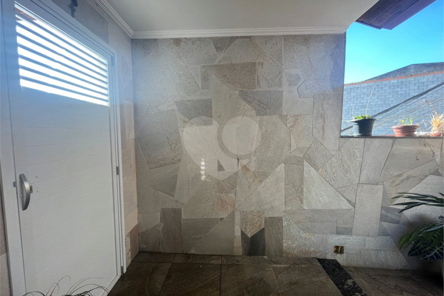 Sobrado à venda com 7 quartos, sendo 1 suíte, em Tremembé, São Paulo, SP