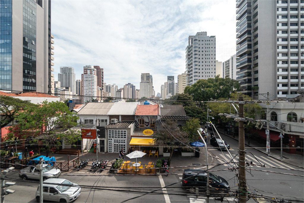 Apartamento à venda com 2 quartos, sendo 1 suíte,  em Pinheiros, São Paulo, SP