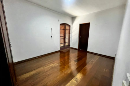 Casa à venda com 3 quartos, sendo 1 suíte, no Centro, Itapetininga, SP