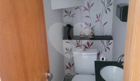 Sobrado à venda com 3 quartos, sendo 1 suíte,  em Vila Marari, São Paulo, SP