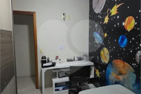 Indaiatuba - Condomínio Grand Ville - Apto mobiliado - Locação - R$ 3.000,00 - condominio - R$ 620,82 - IPTU - R$ 102,83- Apartamento 63m³ - 3 quartos - Apartamento semi mobiliado com ar condicionado - 1 quarto suíte. Inclui cama box Queen e guarda roupa modulado grande. 1 quarto com guarda-roupas.