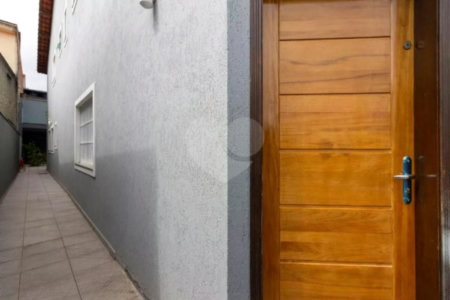 Sobrado com 200m², 3 dormitórios, sendo 1 suíte, 6 vagas, à venda na Vila Matilde