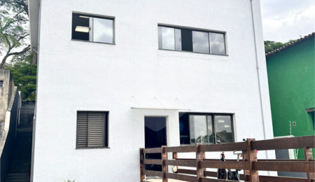 Sobrado à venda com 5 quartos, sendo 2 suítes,  em Vila Inah, São Paulo, SP