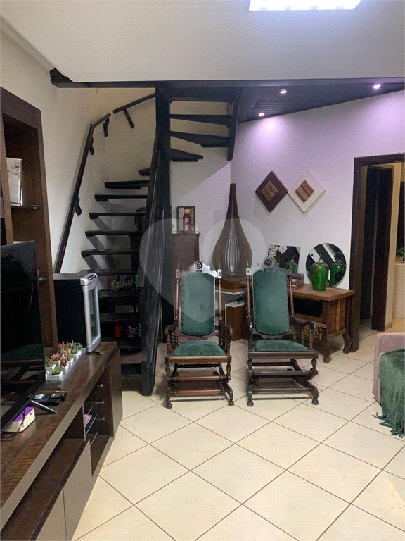 Sobrado à venda com 2 quartos no Centro, Três Lagoas, MS