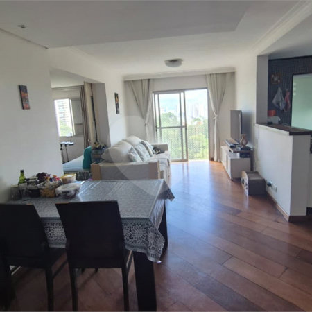 Apartamento à venda com 3 quartos, sendo 1 suíte,  em Jardim Marajoara, São Paulo, SP