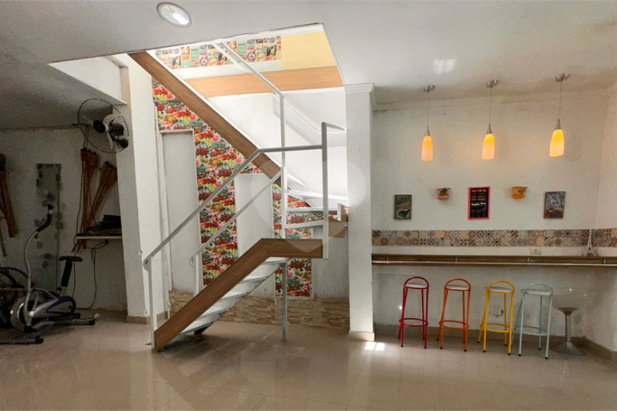 Casa à venda com 5 quartos, sendo 3 suítes, no condomínio Jd Itatinga, São Paulo - SP