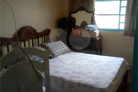 Chácara à venda com 5 quartos, sendo 2 suítes,  no Centro, Sarapuí, SP
