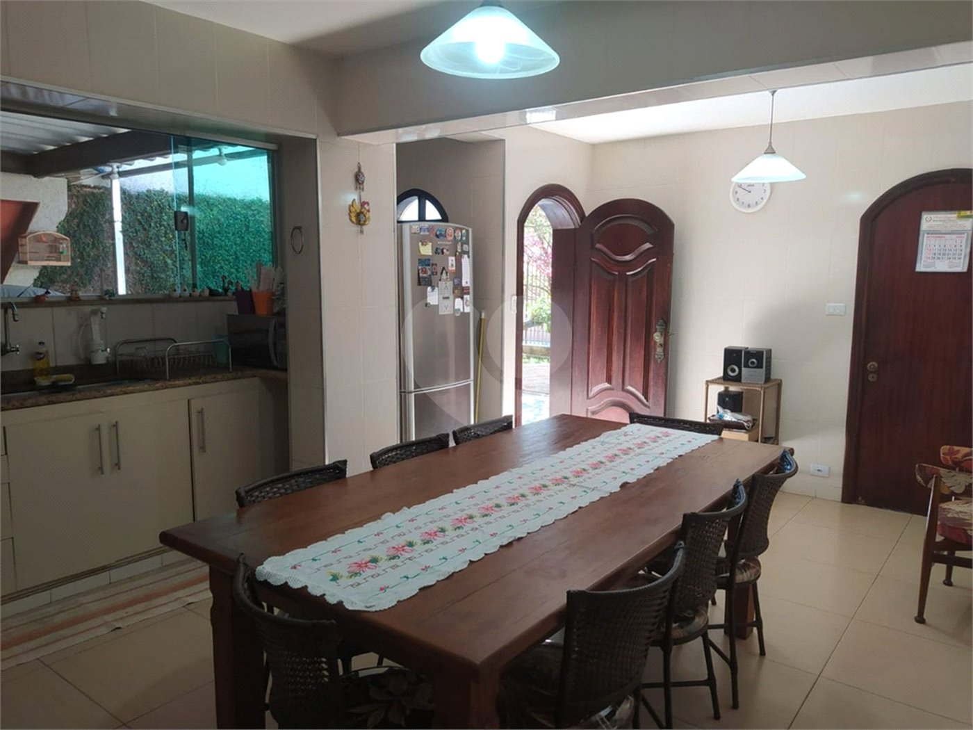 Casa à venda ou para alugar com 3 quartos, sendo 1 suíte, em Estação, São Roque, SP