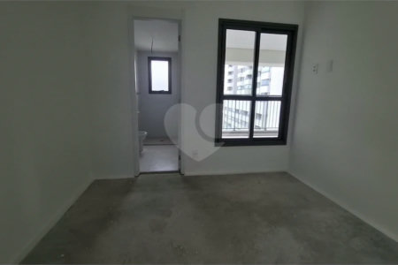 Apartamento à venda com 3 suítes em Vila Pirajussara, São Paulo, SP