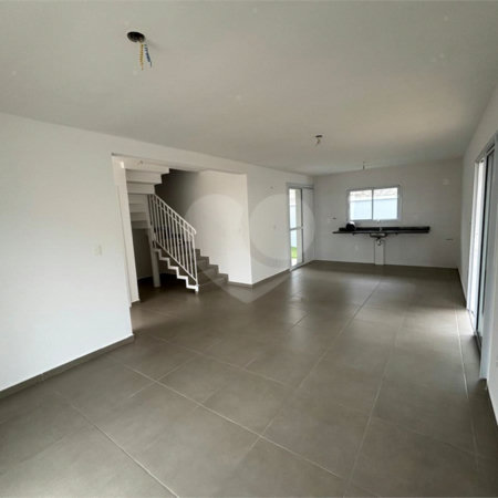 Casa à venda ou para alugar com 3 quartos, sendo 1 suíte,  no condomínio Residencial Villa Flora, Votorantim - SP