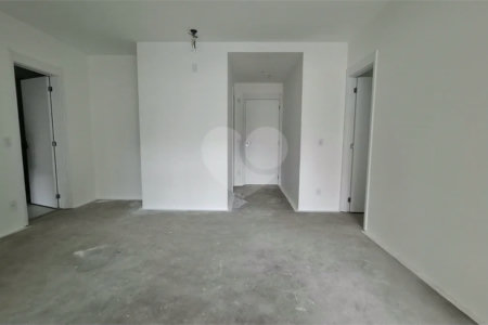 Apartamento à venda com 3 suítes em Vila Pirajussara, São Paulo, SP