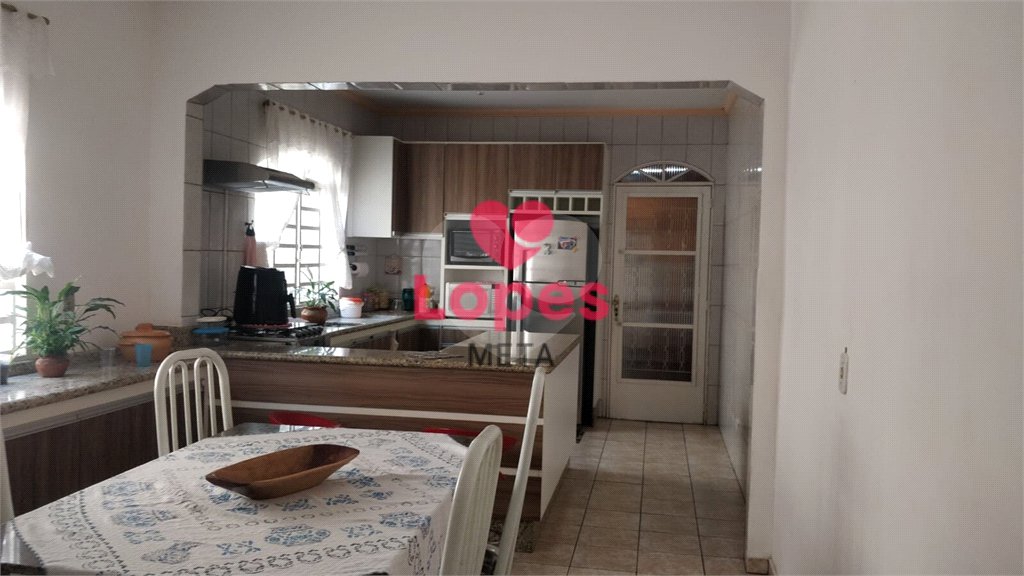 Casa à venda com 3 quartos em Parque Residencial Flamboyant, São José dos Campos, SP