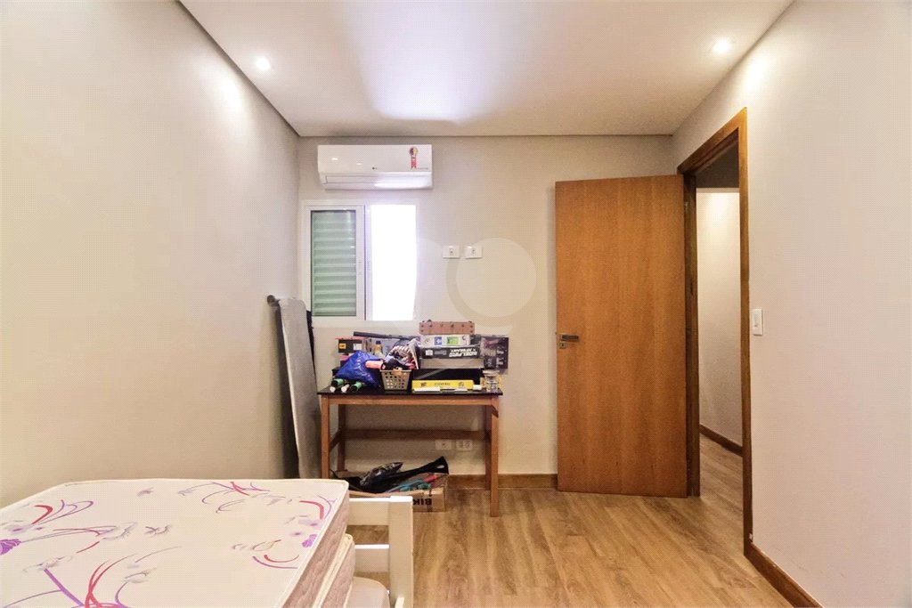 Sobrado à venda com 2 quartos, sendo 1 suíte, em Vila dos Remédios, São Paulo, SP