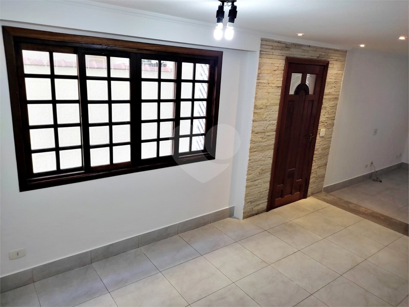 Sobrado à venda com 3 quartos, sendo 1 suíte,  em Vila Medeiros, São Paulo, SP