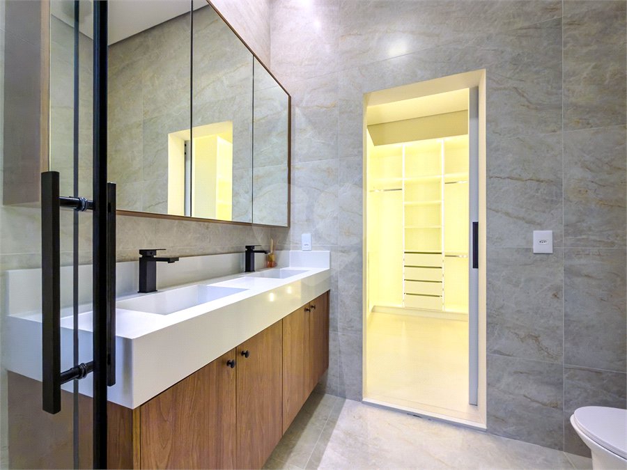 Casa à venda com 3 suítes no condomínio Residencial Dona Maria Candida, Indaiatuba - SP