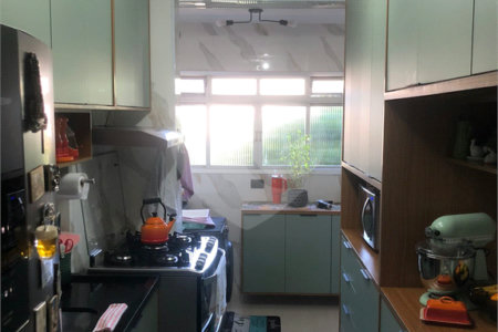 Apartamento à venda com 3 quartos, sendo 1 suíte, em Jardim Mariliza, São Paulo, SP