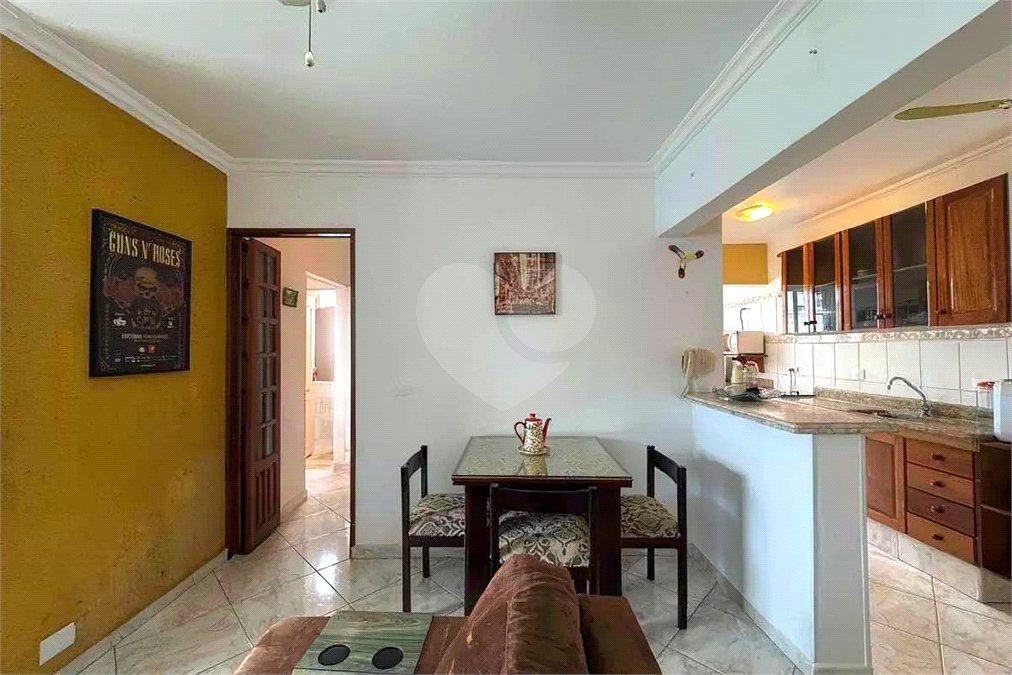Apartamento à venda com 2 quartos em Pitangueiras, Guarujá, SP