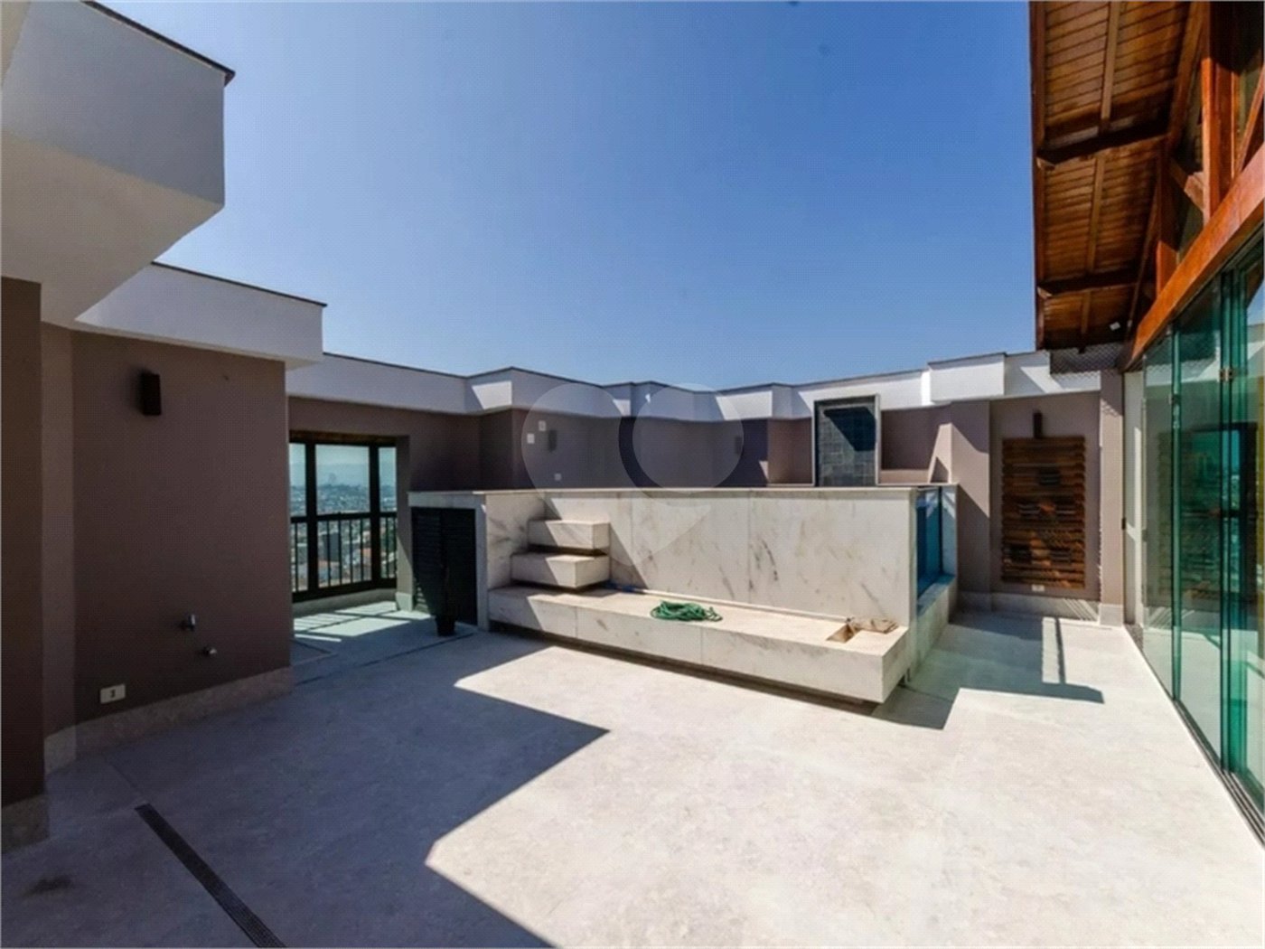 Duplex para alugar com 4 quartos, sendo 2 suítes, em Tremembé, São Paulo, SP