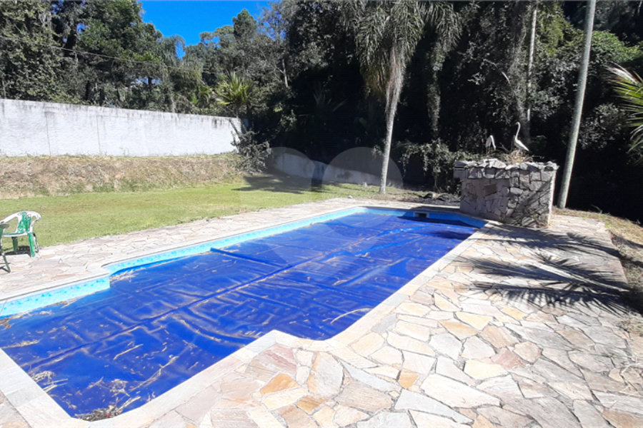 Casa à venda com 3 quartos, sendo 1 suíte, no condomínio Sausalito, Mairiporã - SP