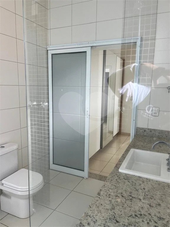 Casa para alugar com 3 suítes no condomínio Figueira Garden, Atibaia - SP