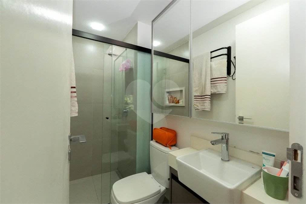 Casa em Condomínio | 98,40 m² | 2 Suítes | Rooftop com Jacuzzi | 2 Vagas | Porteira Fechada