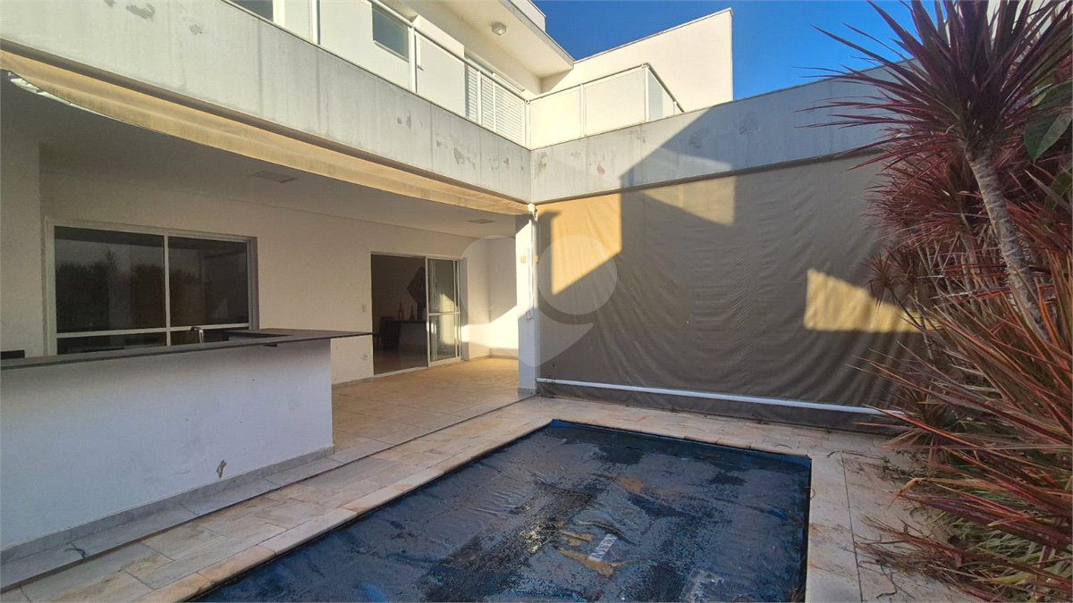 Casa à venda com 3 quartos, sendo 1 suíte, no condomínio Lago da Serra, Araçoiaba da Serra - SP