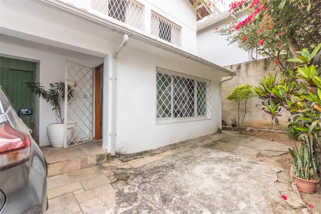 Casa à venda com 3 quartos, sendo 1 suíte, em Chácara Santo Antônio (zona Sul), São Paulo, SP