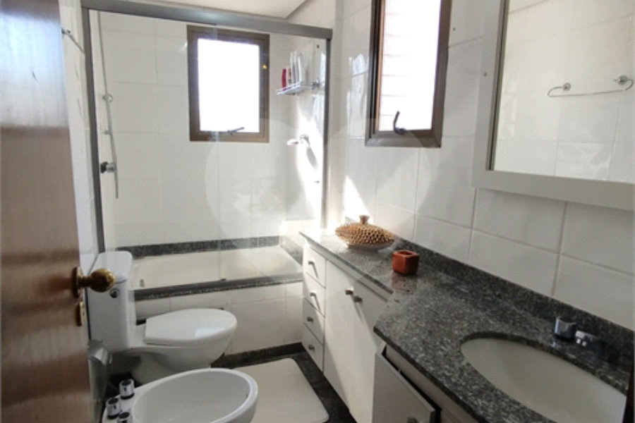 Apartamento para alugar com 3 quartos, sendo 1 suíte, em Morumbi, São Paulo, SP