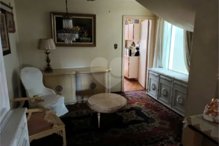 Casa à venda com 4 quartos, sendo 3 suítes, em Cambuci, São Paulo, SP