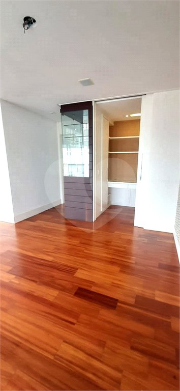 Apartamento à venda com 4 quartos, sendo 3 suítes, em Cambuci, São Paulo, SP