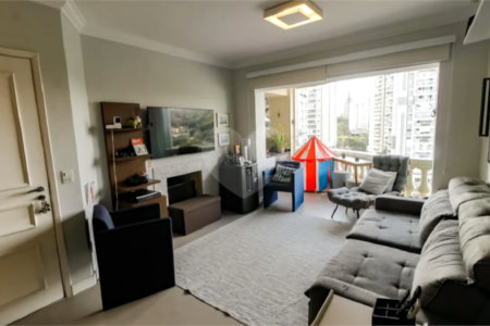 Apartamento à venda com 3 quartos, sendo 1 suíte, em Vila Andrade, São Paulo, SP