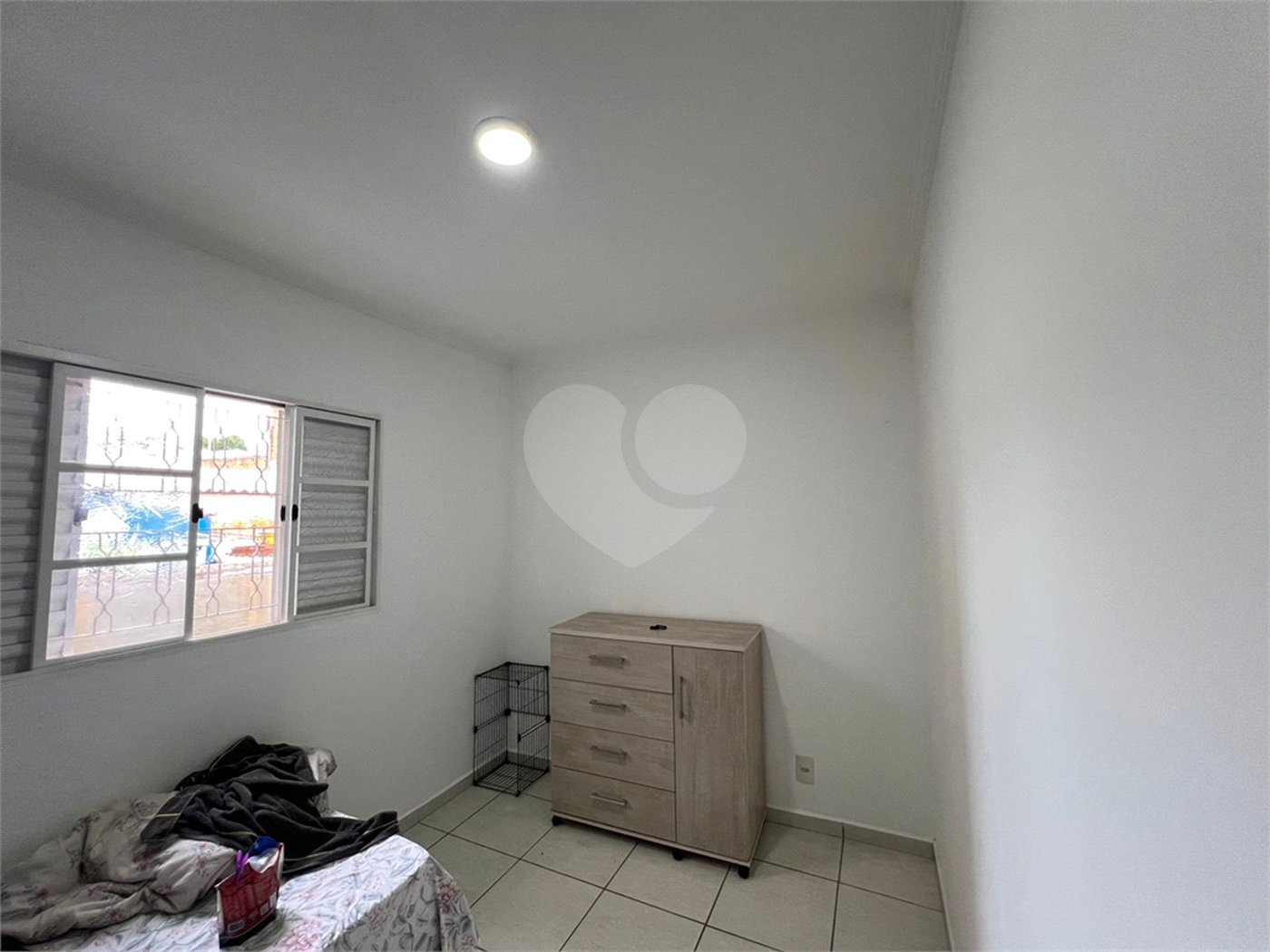 Sobrado à venda com 3 quartos, sendo 1 suíte, em Lopes de Oliveira, Sorocaba, SP