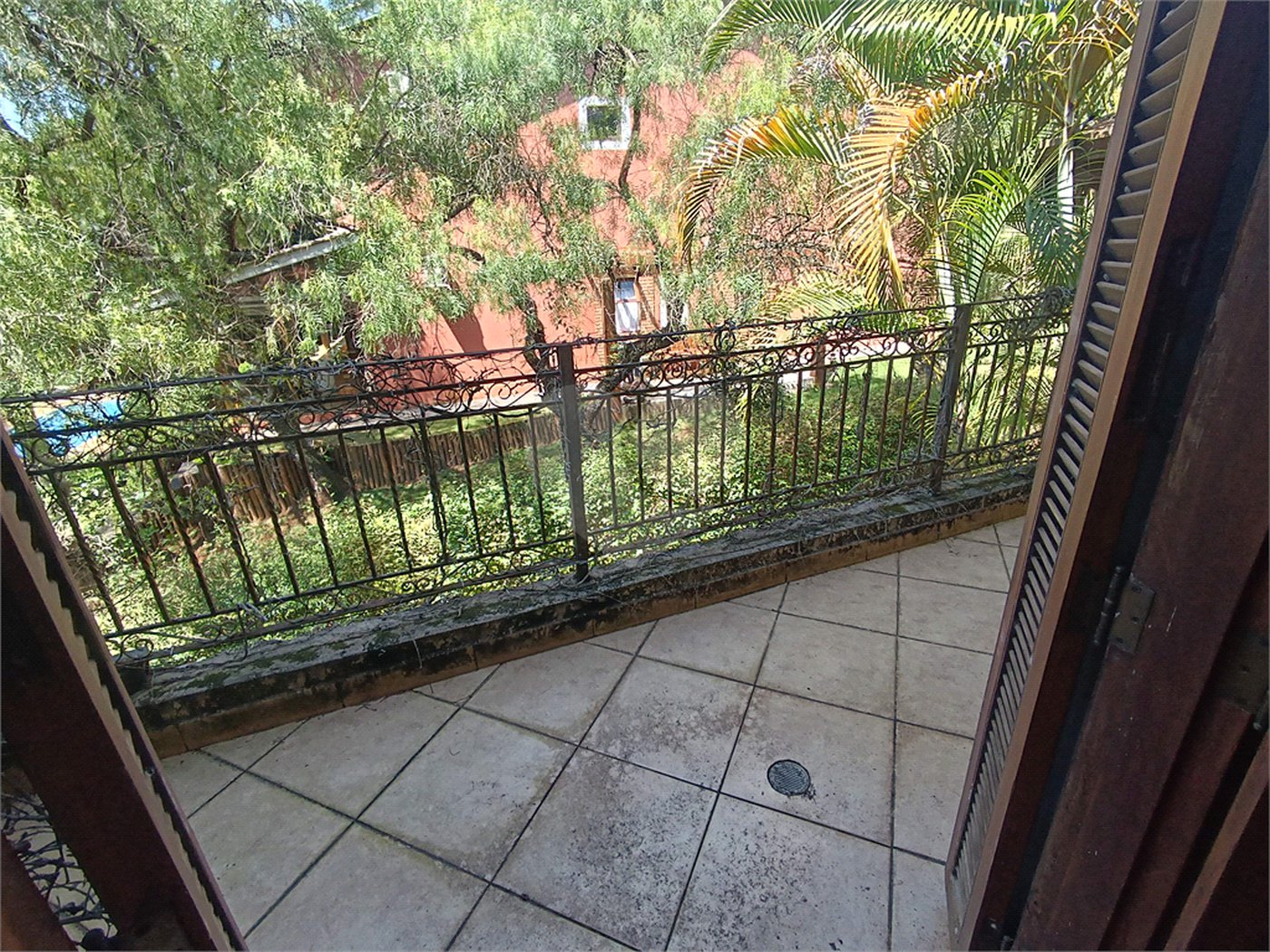 Casa à venda com 4 quartos, sendo 3 suítes, no condomínio Patrimônio do Carmo, São Roque - SP