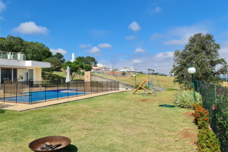 Casa à venda ou para alugar com 4 suítes no condomínio Residencial Jardim Primavera, Louveira - SP