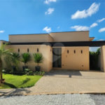 Casa à venda com 3 quartos, sendo 1 suíte, no condomínio Residencial Consoli, Atibaia - SP