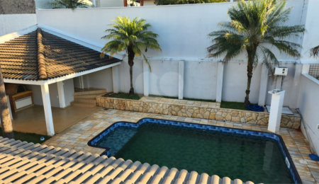 Casa à venda ou para alugar com 3 suítes no condomínio Villagio Capriccio, Louveira - SP