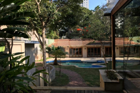 Sobrado à venda ou para alugar com 4 suítes em Alto da Boa Vista, São Paulo, SP