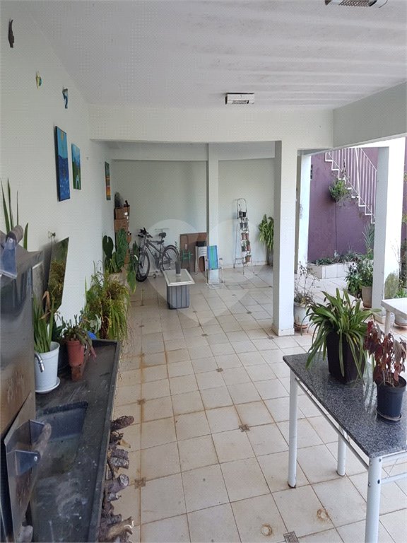 Casa à venda com 4 quartos, sendo 2 suítes, no condomínio Ibiratiba, São Paulo - SP