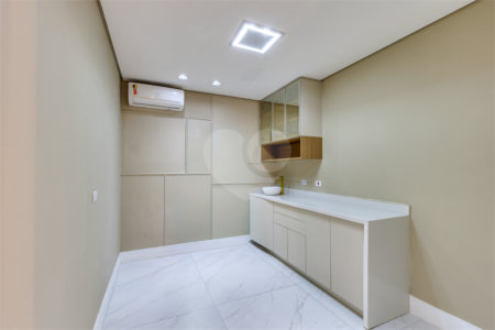 Casa à venda ou para alugar com 12 quartos, sendo 2 suítes, em Alto da Boa Vista, São Paulo, SP