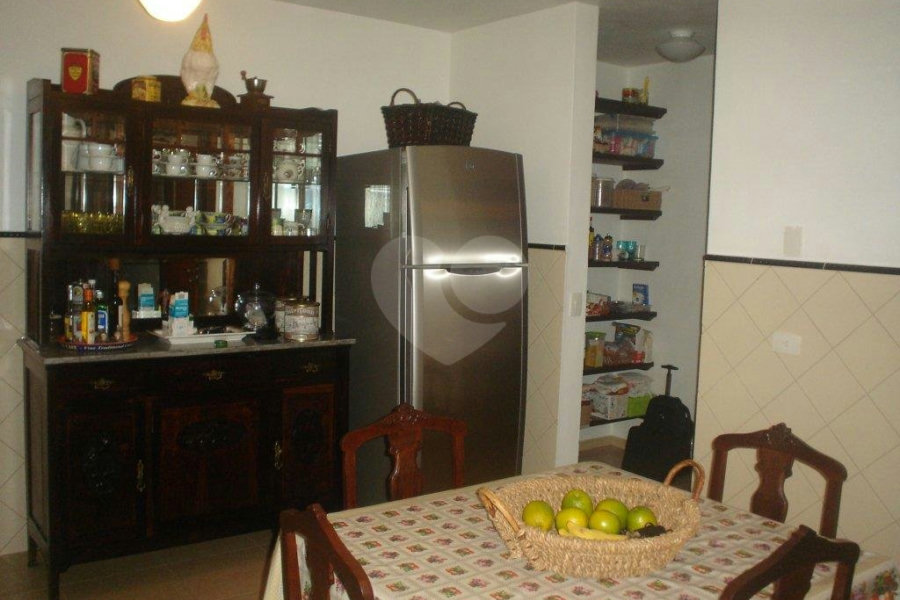 Casa à venda com 3 quartos, sendo 2 suítes, no condomínio residencial Cantareira-pque Petropolis, Mairiporã - SP