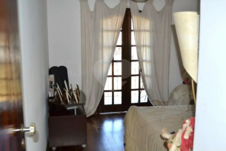 Casa à venda com 3 quartos, sendo 1 suíte, no condomínio Travessa Cacique Apoena,493, São Paulo - SP
