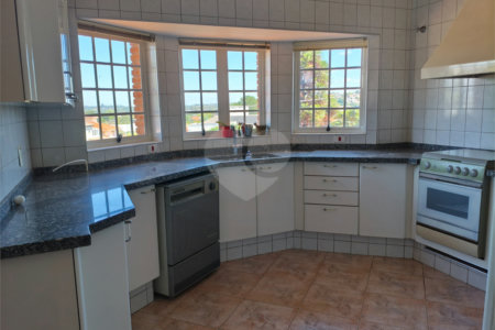 Casa à venda ou para alugar com 3 suítes no condomínio Estância Marambaia, Vinhedo - SP
