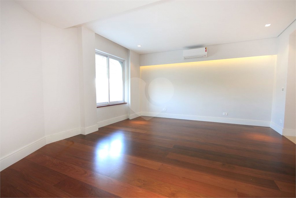 Apartamento para alugar com 3 quartos, sendo 1 suíte, em Granja Julieta, São Paulo, SP