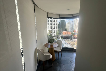 Apartamento à venda com 3 suítes em Indianópolis, São Paulo, SP