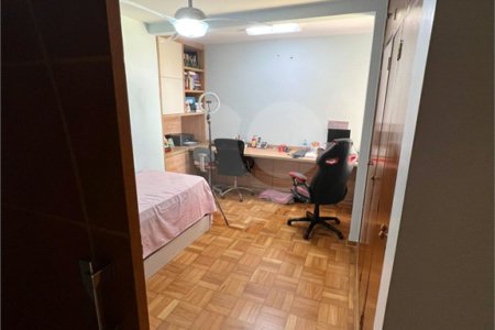 Sobrado à venda com 3 quartos, sendo 1 suíte, em Vila Alexandria, São Paulo, SP