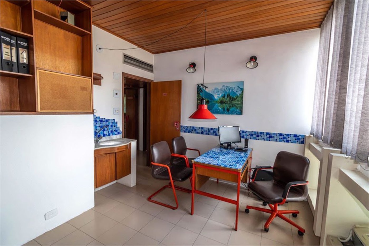 Sala Comercial à Venda na Encruzilhada – 100 M² – Santos/Sp