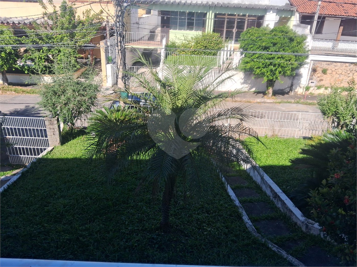 Casa à venda com 3 quartos, sendo 2 suítes, no condomínio Rio Bon, Rio de Janeiro - RJ