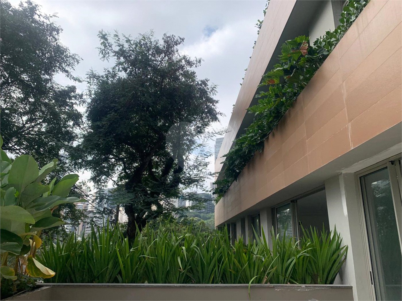 Apartamento à venda com 2 suítes em Vila Madalena, São Paulo, SP